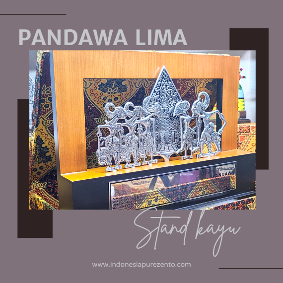 Pandawa 5 Logam Background Kayu