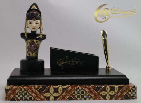 Wayang Golek pen holder