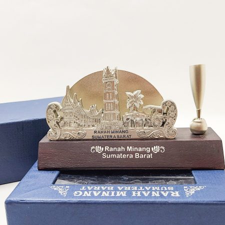 Pen Holder Rumah Minang