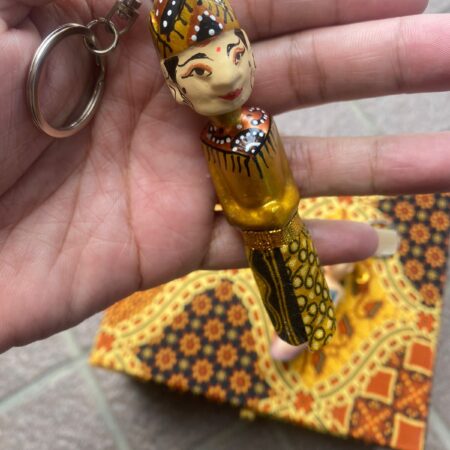 G Kunci Wayang Golek Kemben Batik (WB 09)
