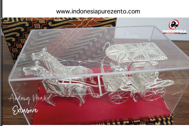 Miniatur Andong Perak