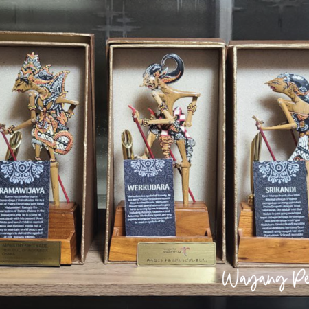 Pen Holder Wayang Kayu Karakter
