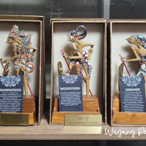 Pen Holder Wayang Kayu Karakter