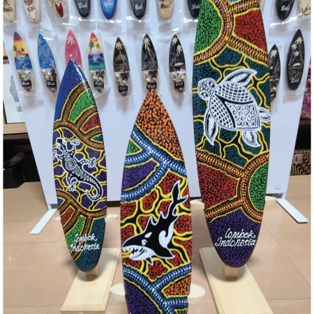 Hiasan Meja Slancar Lombok (30cm)