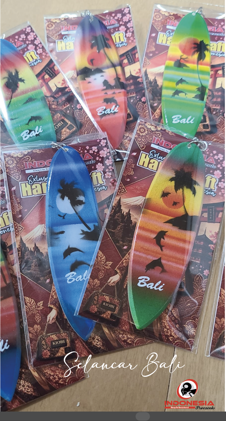 Gantungan Kunci Selancar Bali